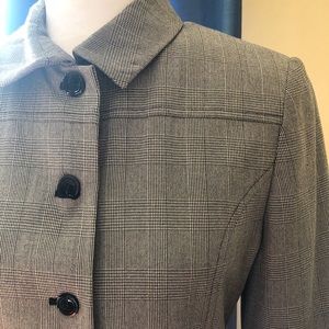 Larry Levine Grey plaid pantsuit. Petite size 6